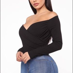 🍂FASHION NOVA BLACK OFF THE SHOULDER CROP TOP🍂